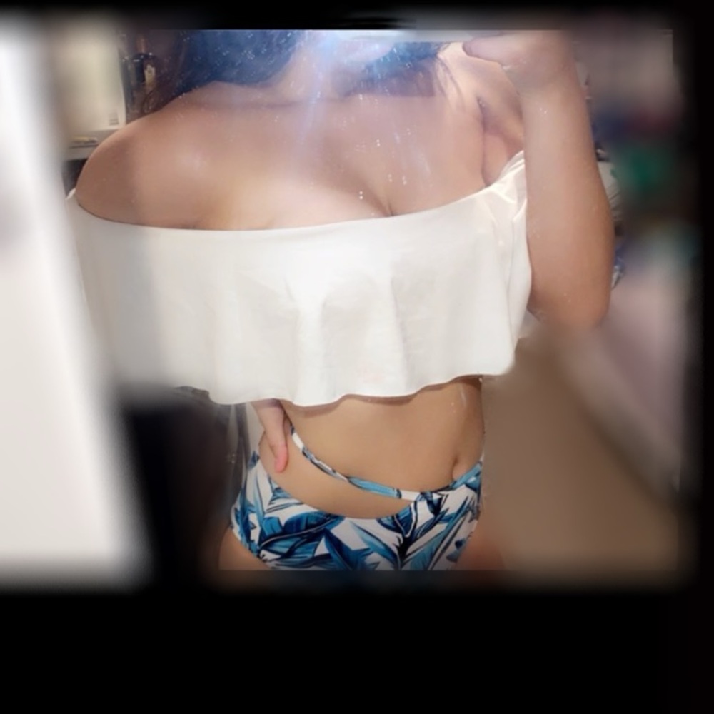 White floral bikini super cute! Only used once